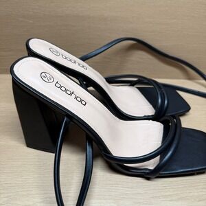 Boohoo Black Strappy Lace Up Block Heel Sandals Size 8 Square Toe Wrap Around